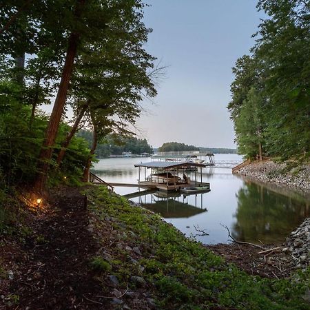 Lanier Landing - Private Dock Hot Tub Game Room GainesvilleGainesville  Kültér fotó